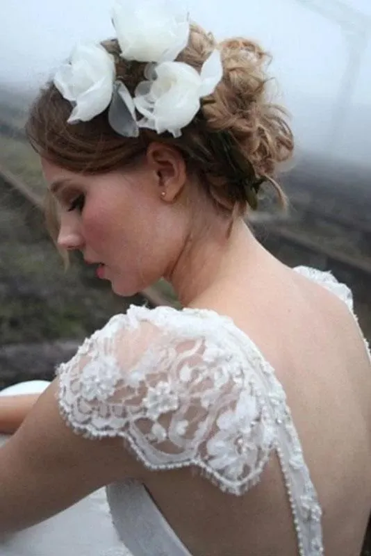 Romantic V Neck Cap Sleeves Chiffon Beach Wedding Dress with Lace Appliques UQ2428
